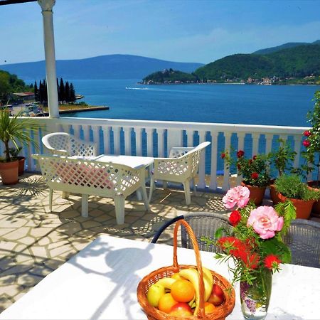 Apartments Okuka Tivat Exterior photo
