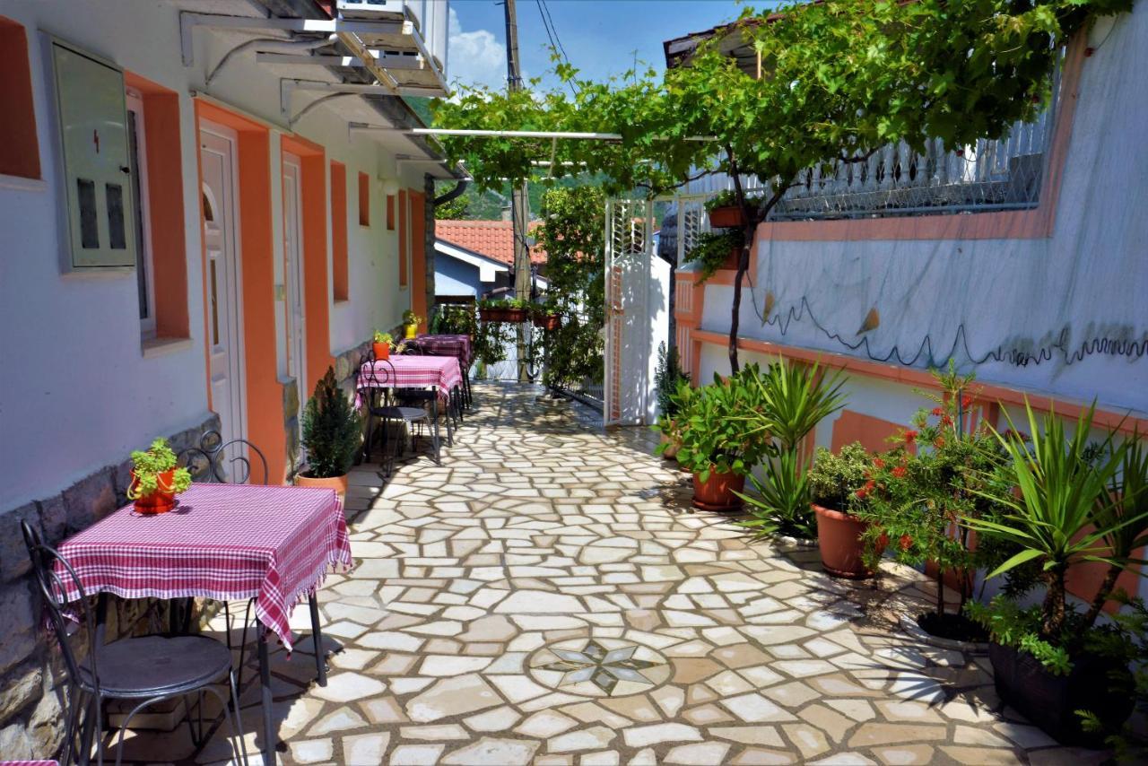 Apartments Okuka Tivat Exterior photo